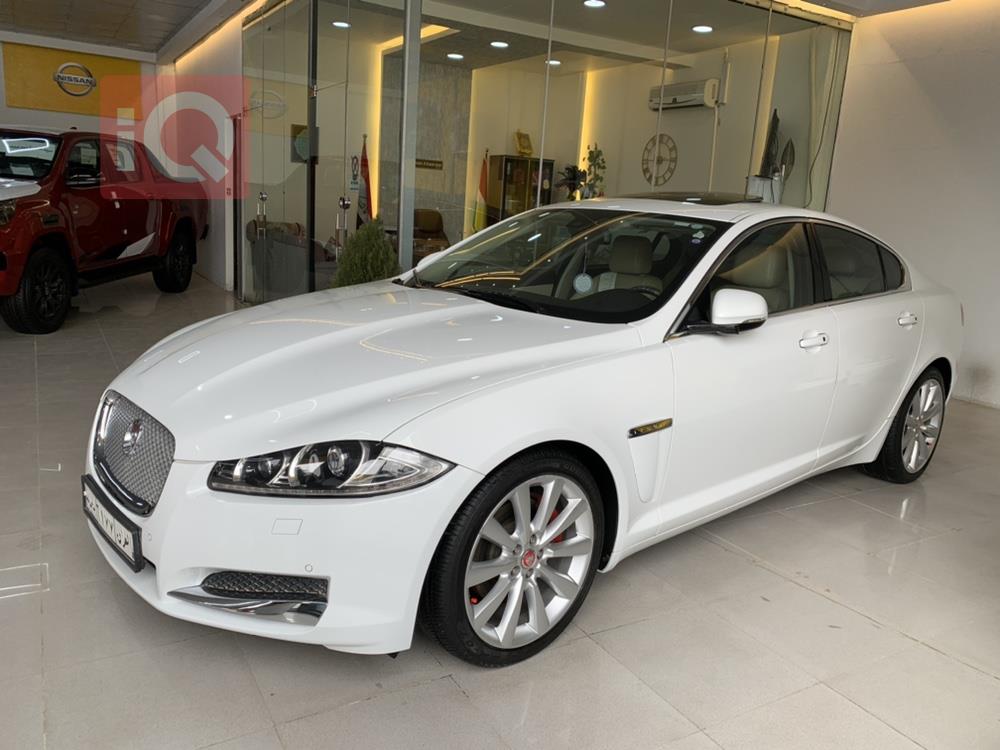 جاكوار XF